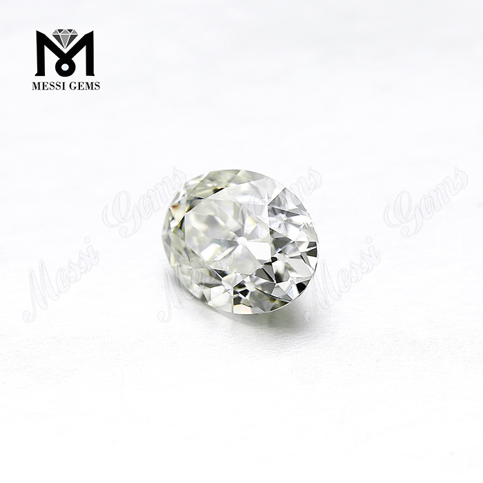 Ovaler Schliff, 10 x 8 mm, Farbe vs. China-Moissanit-Diamant