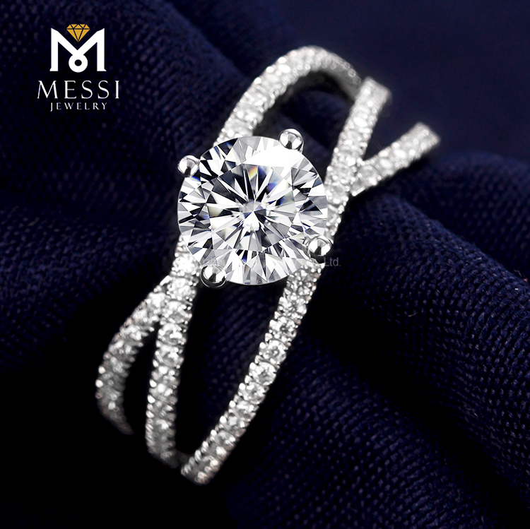 neueste Designs drehen 14 Karat Gold solide Moissanite Diamant-Ehering für Frauen