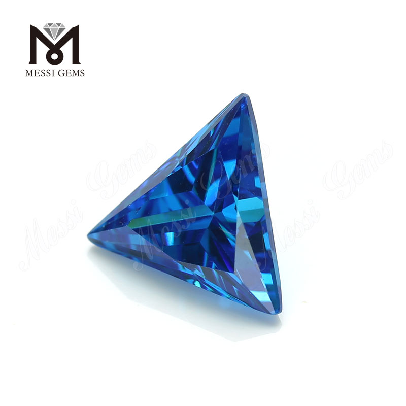 Hochwertige Dreiecksform 12 * 12 mm blauer Topas CZ Zirkonia Stein Preis