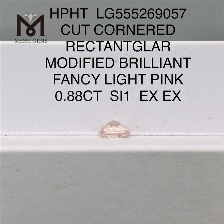 0,88 CT RECTANTGLAR FANCY LIGHT PINK SI1 EX EX HPHT Labordiamant LG555269057
